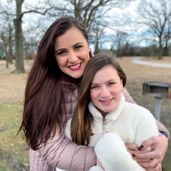 Meet your Poshers, Brittany & Baylie - Picture 1 of 9